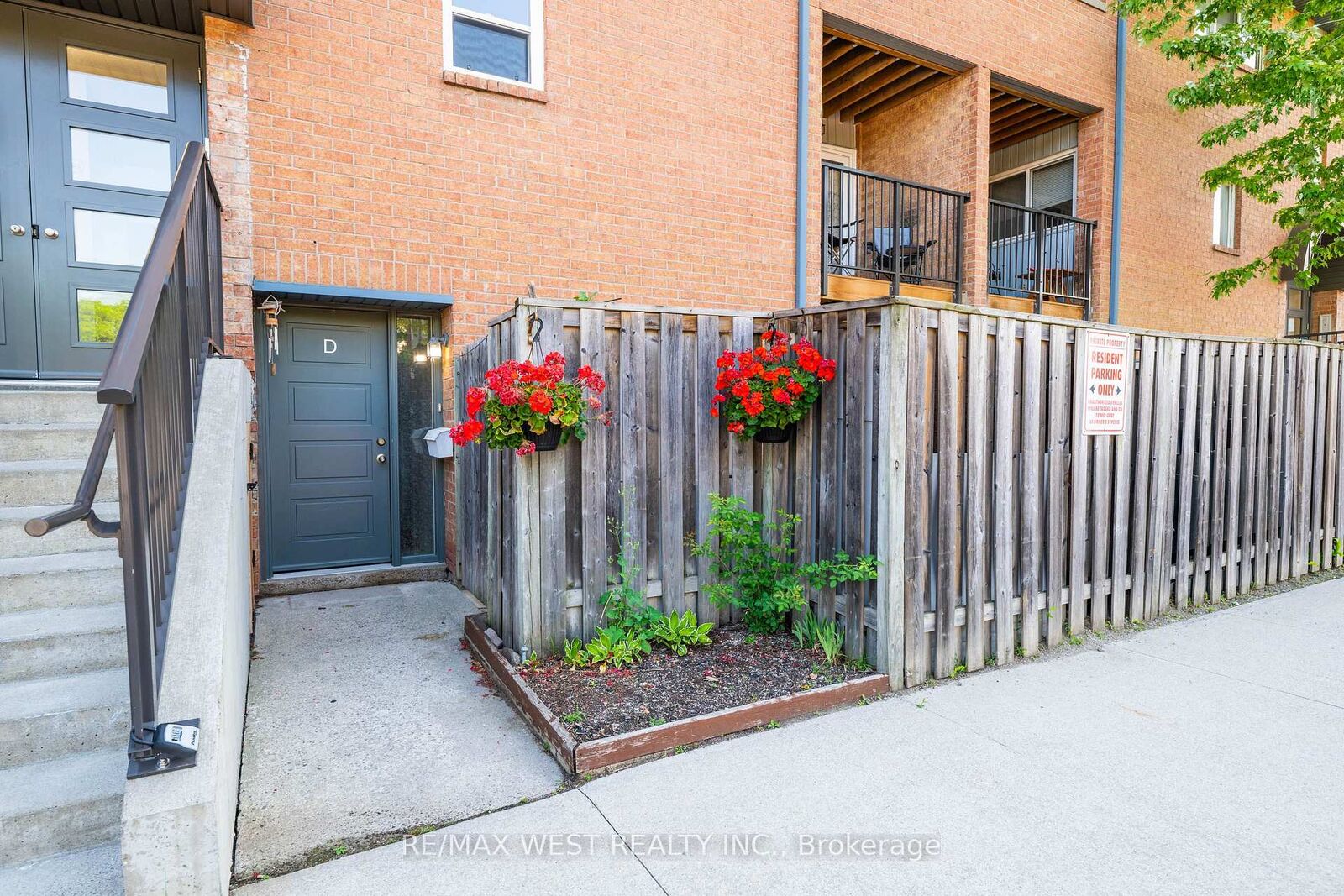 Property Photo:  2866 Battleford Road 3D  ON L5N 3L3 