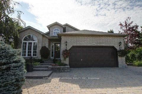Property Photo:  153 Niagara Drive Main Level,  ON L1G 8A6 