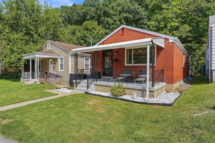 Property Photo:  1502 Walters Ave  PA 15209 