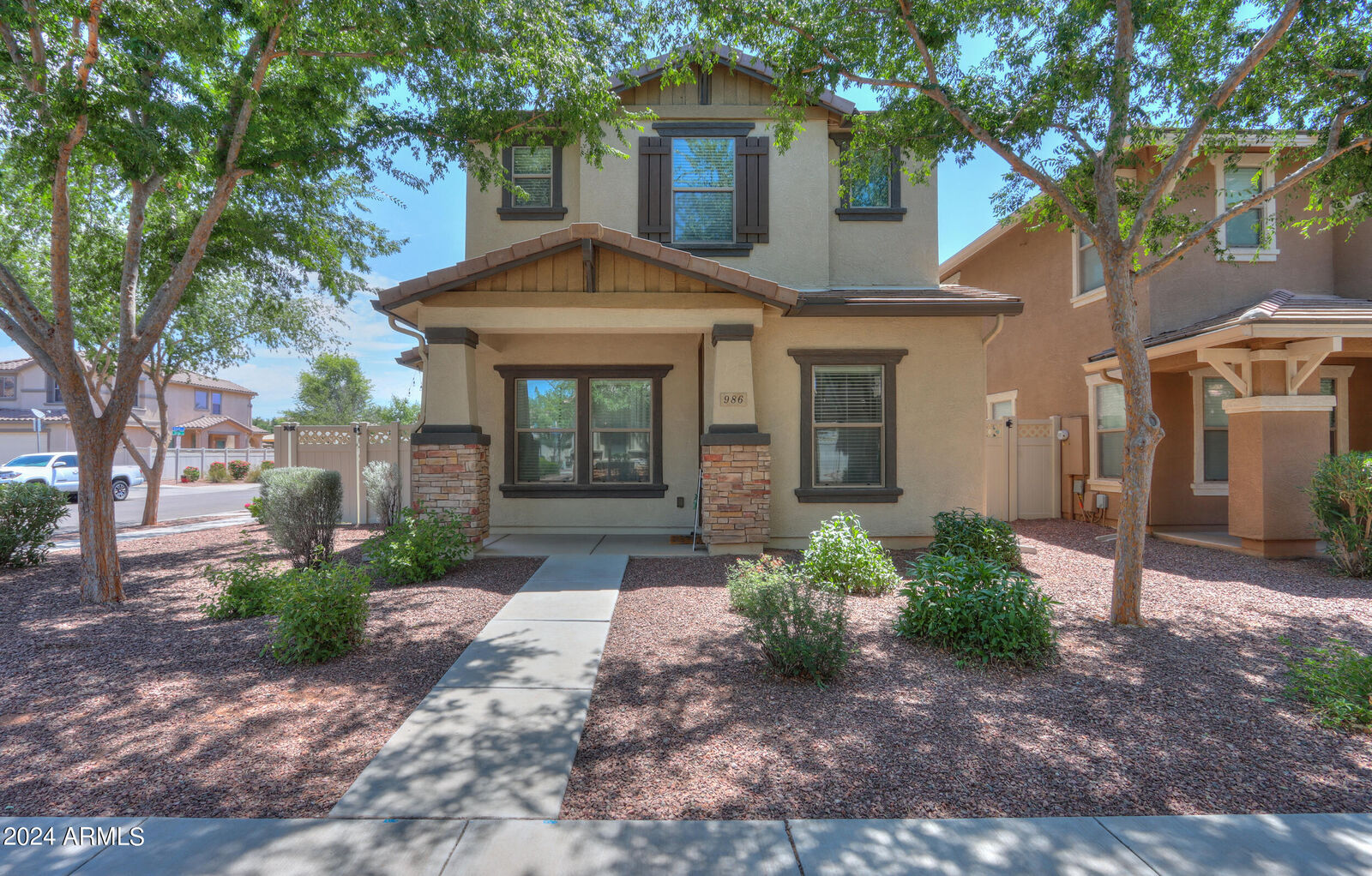 Property Photo: 986 S Hawk Lane AZ 85296