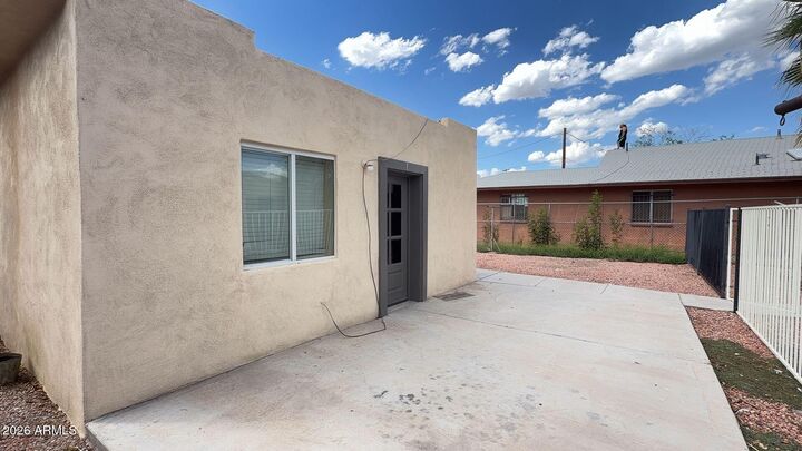 Property Photo: 6714 N 54th Avenue 1 AZ 85301