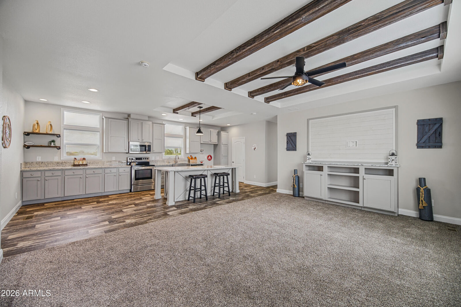 Property Photo: 2230 N Summers Lane AZ 85139