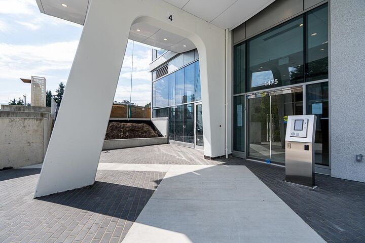 Property Photo:  1475 Foster Street 202  BC V4B 0C9 