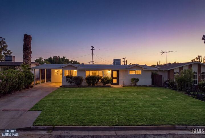 Property Photo: 1005 Oberlin Court CA 93305