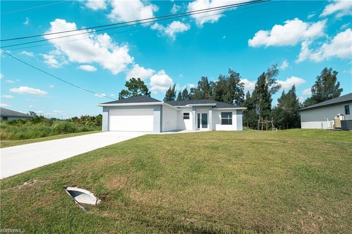 Property Photo:  2712 46th St SW  FL 33976 