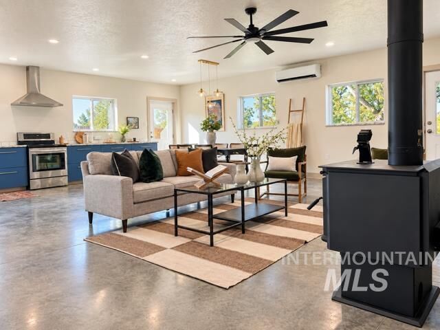 Property Photo: 5533 Buntrock Rd ID 83639
