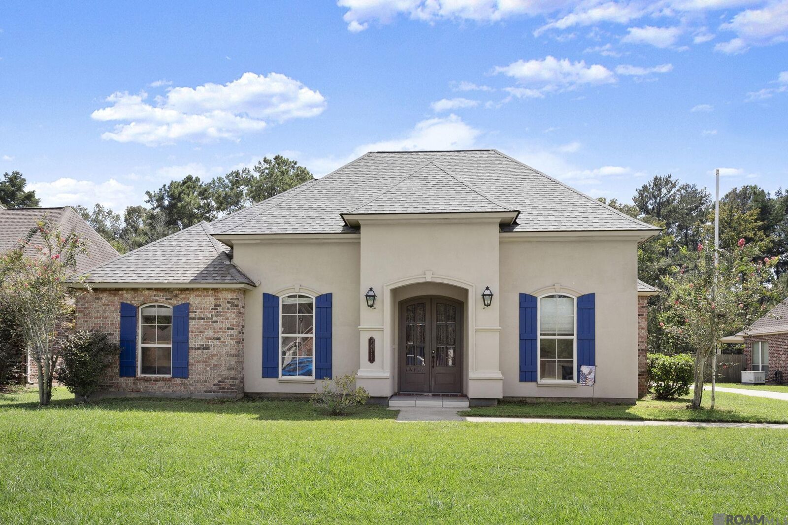 Property Photo: 14176 Twelve Oaks Dr LA 70785