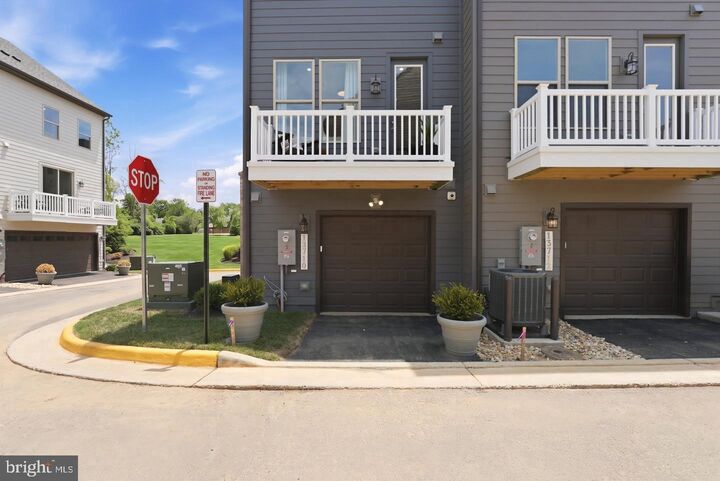 Property Photo:  14092 Onyx Street  VA 22193 