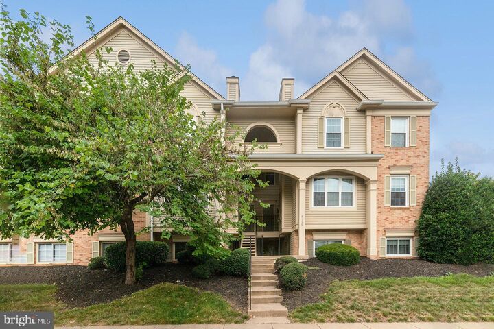 Property Photo:  8159 Bayonet Way 202  VA 20109 