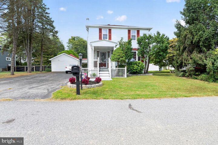 Property Photo:  6 Sunset Road  MD 21117 