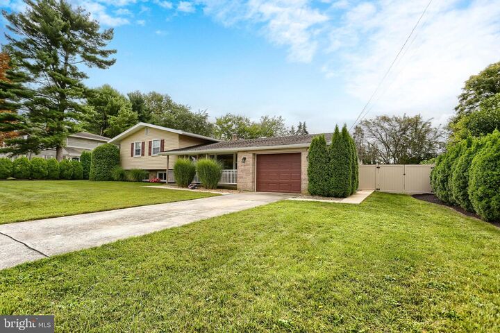 Property Photo:  6407 Glenwood Street  PA 17050 