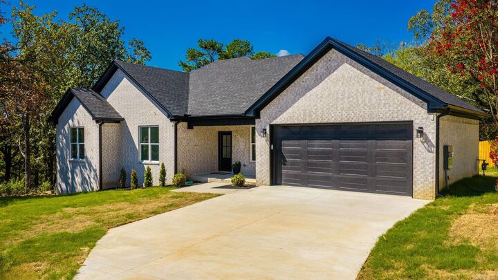 Property Photo:  9 Idlewood Place  AR 72113 