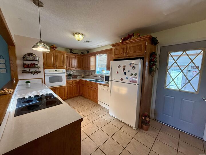 Property Photo: 137 &Amp 119 Garrett Road AR 72846