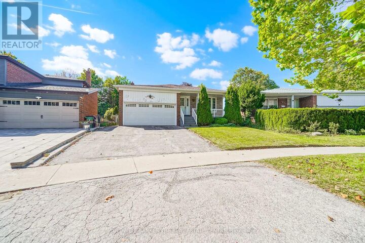 Property Photo: 111 Briarscross Boulevard ON M1S 3K6