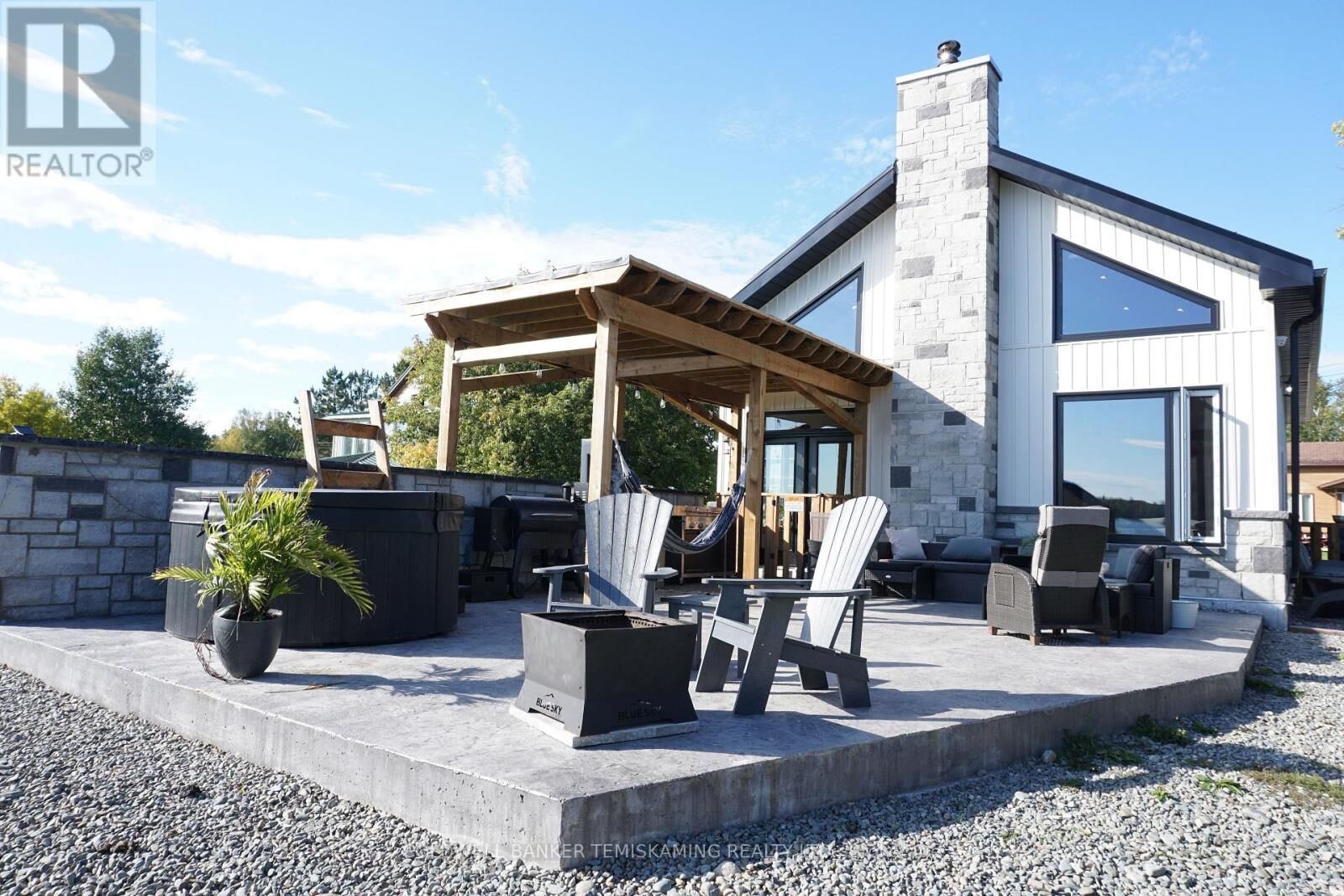 Property Photo:  7 Fifth Avenue  ON P0J 1L0 