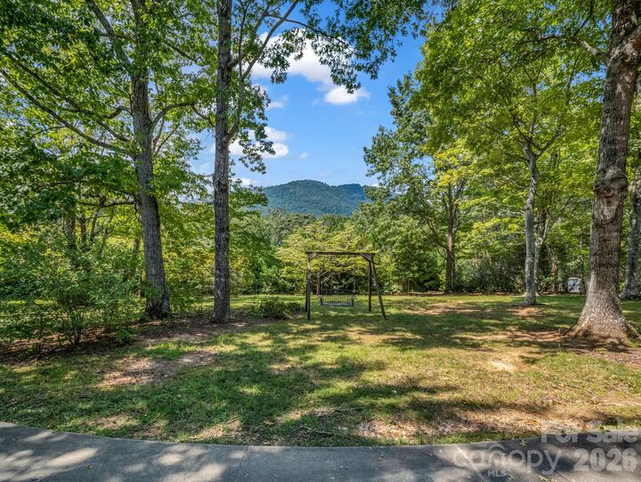 Property Photo: 215 Hillcrest Drive NC 28722