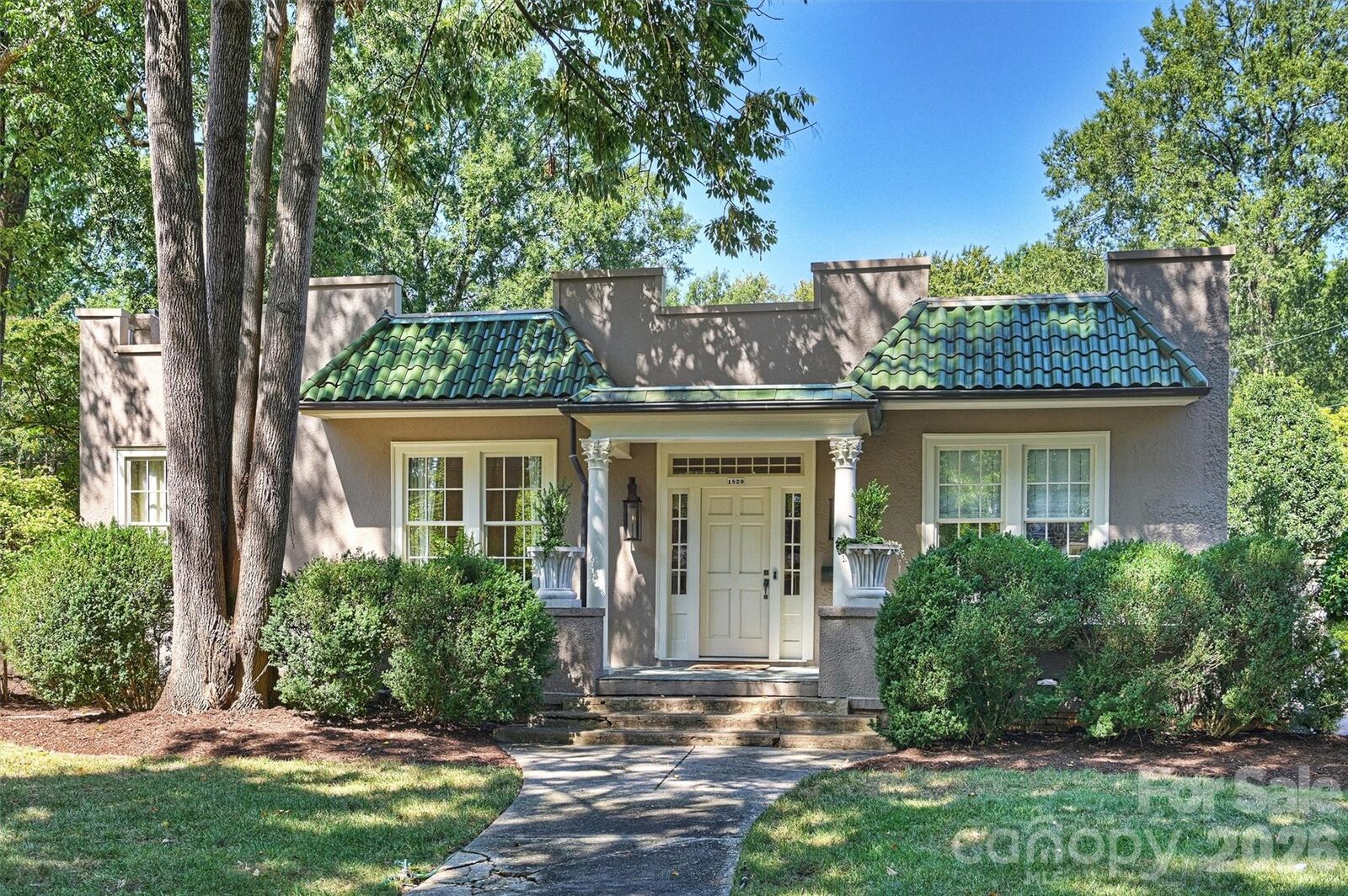 Property Photo:  1820 Dilworth Road E  NC 28203 