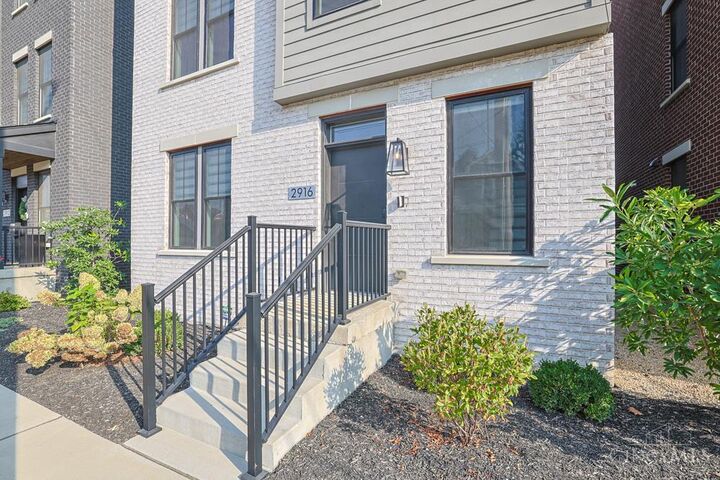 Property Photo: 2916 Robertson Avenue OH 45209