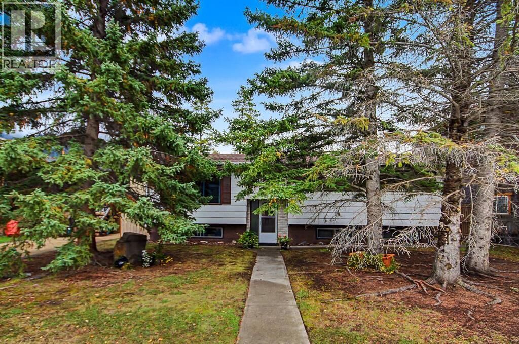 Property Photo:  1404 10th Avenue  AB T1W 1W2 