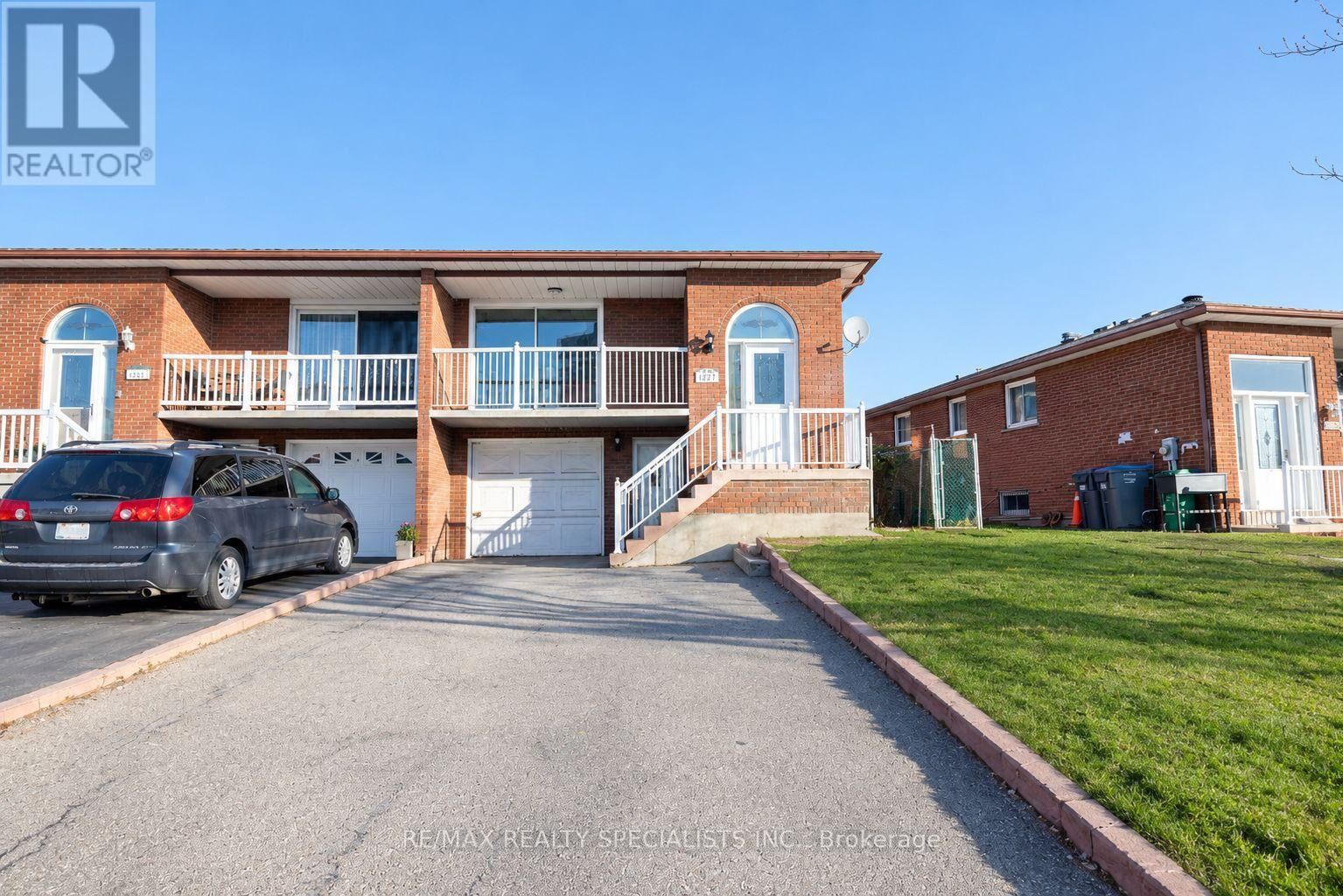 Property Photo:  4279 Woodington Drive Upper  ON L4Z 1M1 