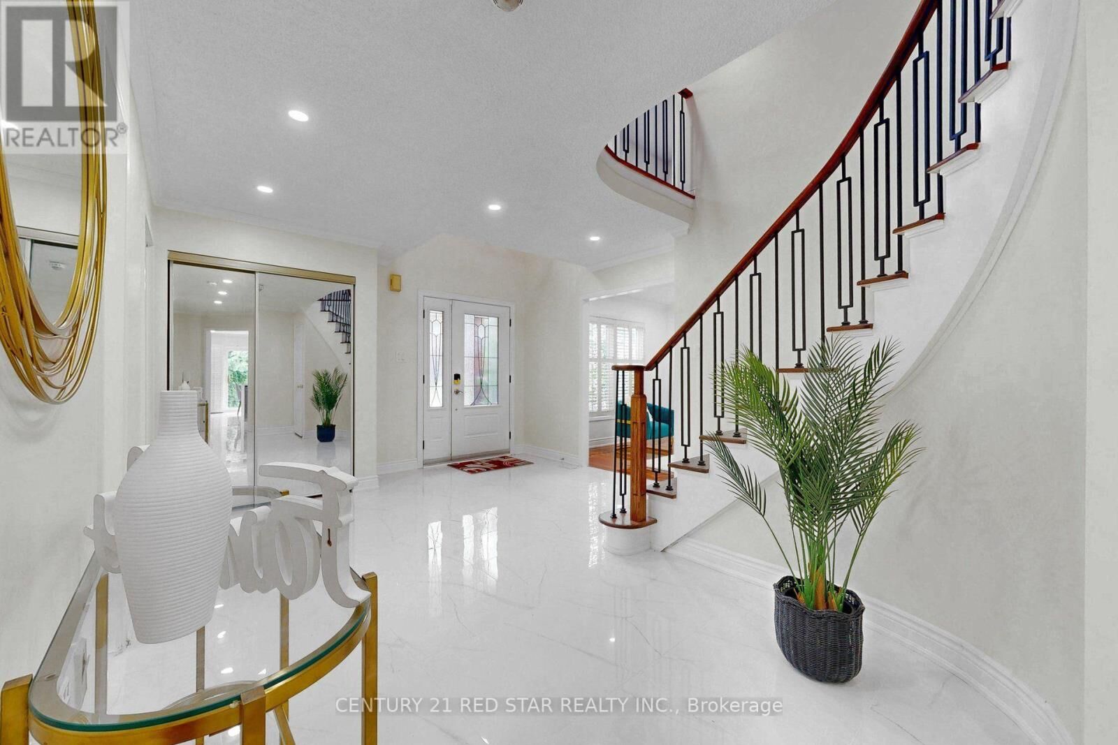 Property Photo:  1082 Haydonbridge Court  ON L5V 1J4 