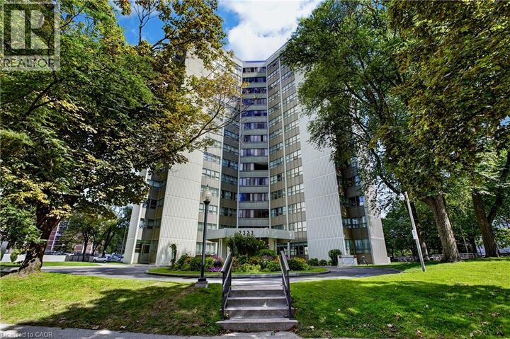 Property Photo:  2323 Confederation Parkway 808  ON L5B 1R6 