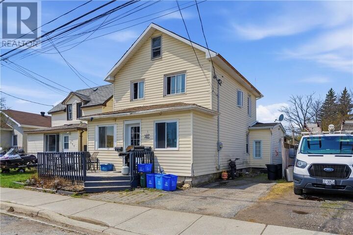 Property Photo:  427 Montague Avenue  ON P3C 4G6 