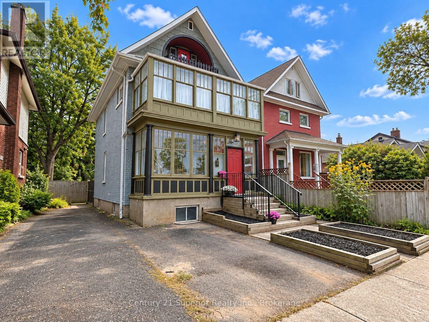 Property Photo:  420 Marks Street South  ON P7E 1M5 