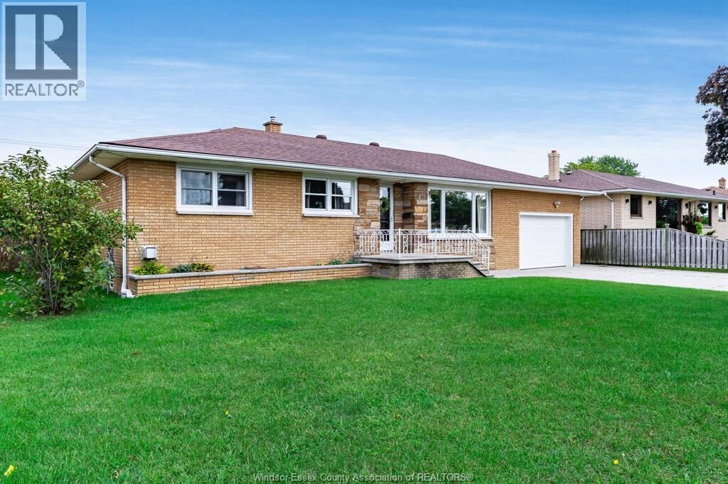 Property Photo:  40 Nicholas Street  ON N8H 3R9 