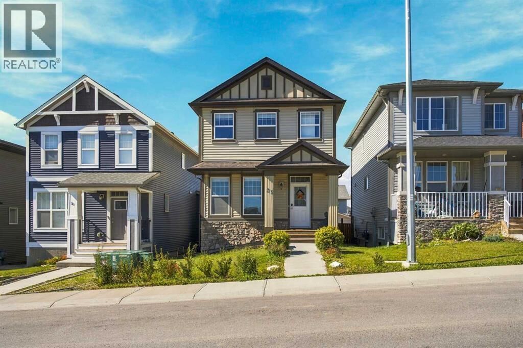 Property Photo:  35 Heritage Rise  AB T4C 2R5 