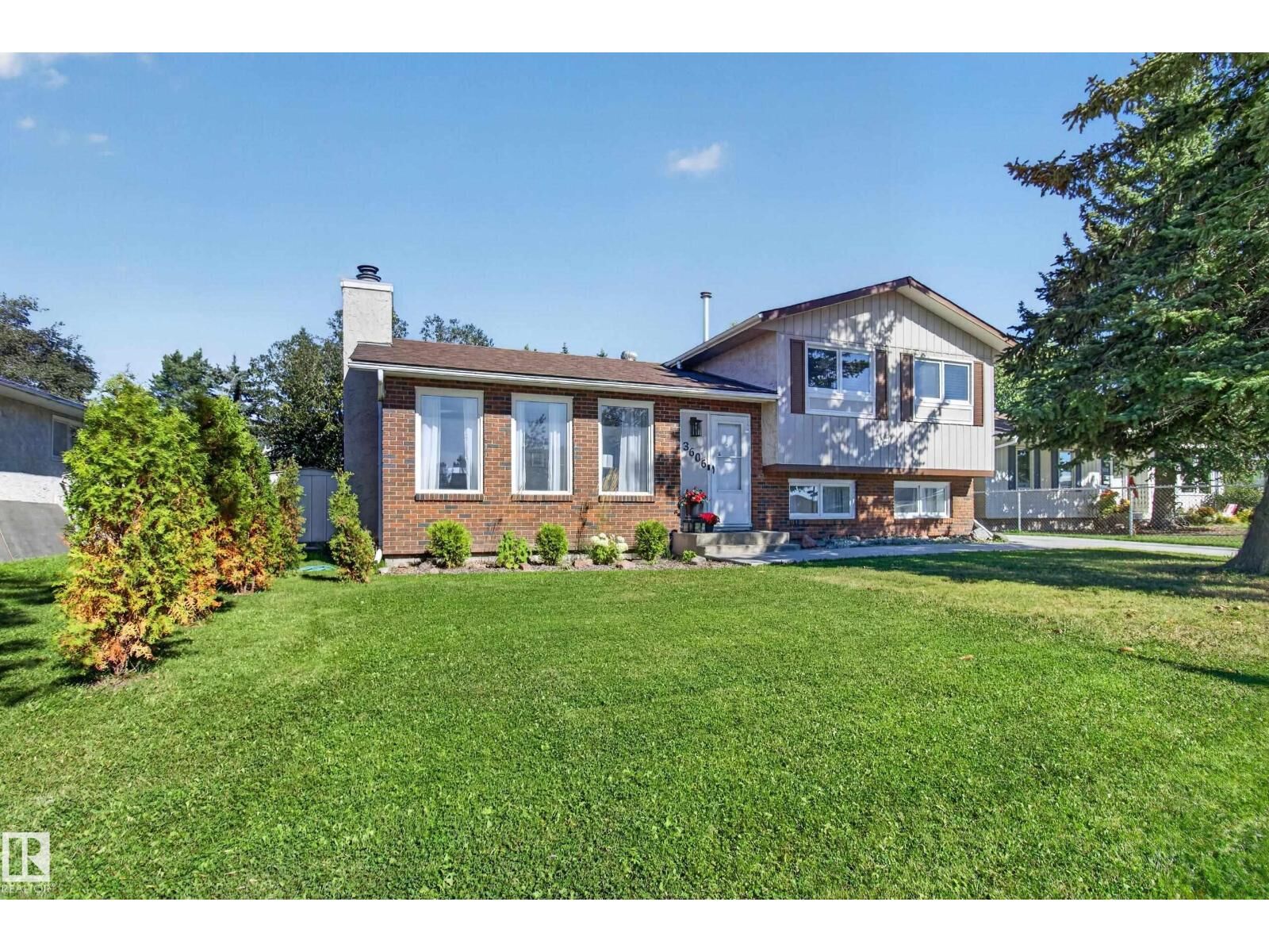 Property Photo: 3606 37 Av AB T9E 6G7