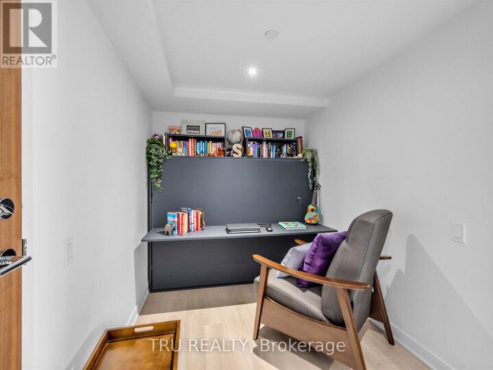 Property Photo:  70 Queens Wharf Road 3210  ON M5V 0J2 