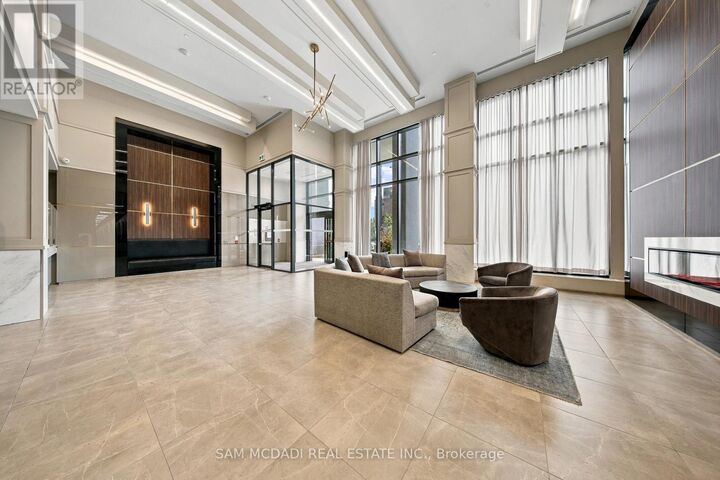 Property Photo:  4055 Parkside Village Drive Th6  ON L5B 0K8 