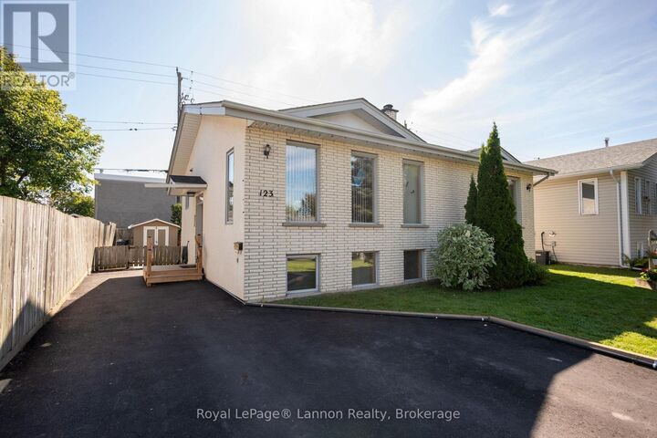 Property Photo:  123 Parsons Avenue  ON P7A 7B3 