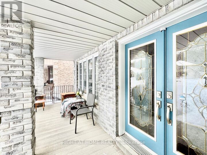 Property Photo: 16 Grants Way ON L4N 0J4