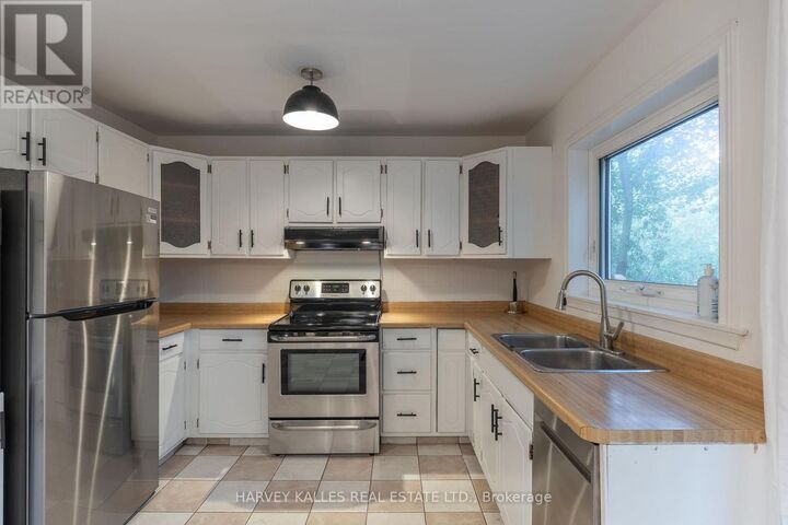 Property Photo: 2258 Brookhurst Road ON L5J 1P9