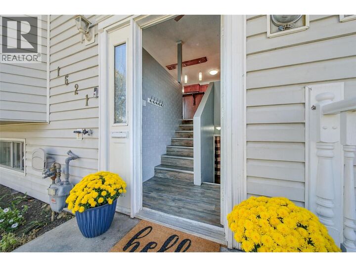 Property Photo:  1621 Spartan Place  BC V2B 7Z3 