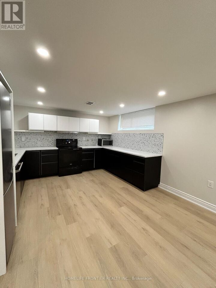 Property Photo:  141 Brighton Avenue  ON M3H 4E1 