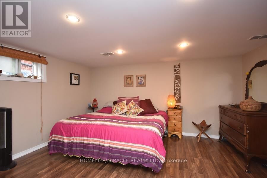 Property Photo:  1476 Cawthra Road  ON L5G 4L2 