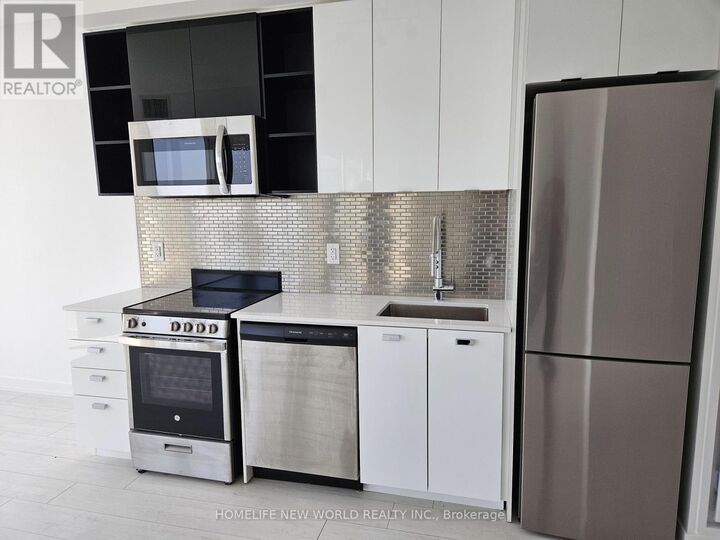 Property Photo:  10 De Boers Drive 1312  ON M3J 0L6 