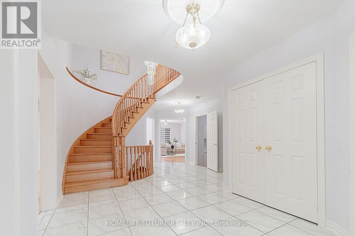 Property Photo: 42 Boxwood Crescent ON L3S 3P6