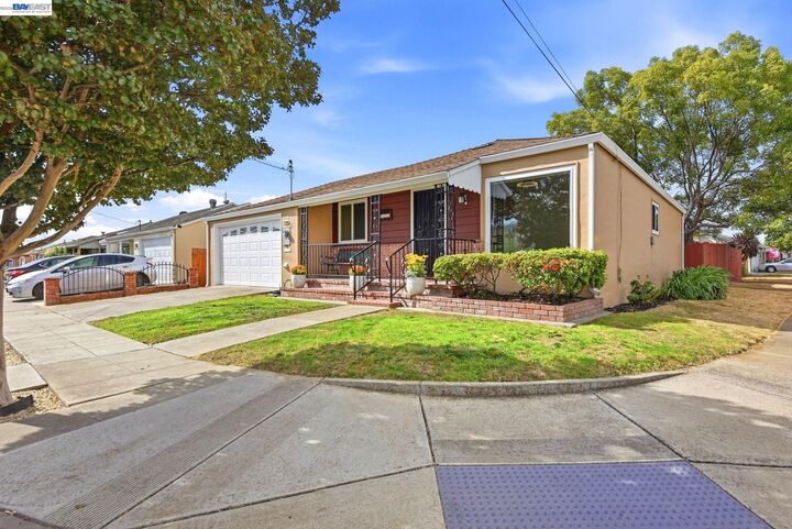 Property Photo: 28611 Cole Pl CA 94544