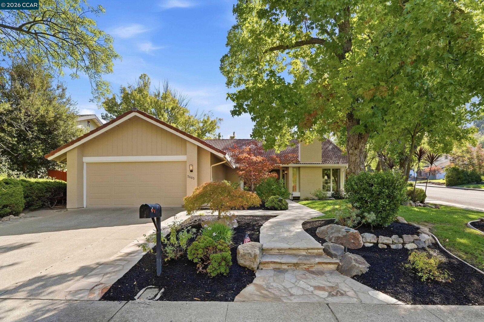 Property Photo:  5685 White Mountain Ct  CA 94553 