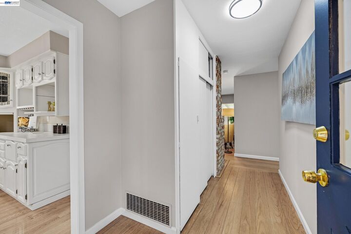 Property Photo: 513 Carobe Court CA 94587