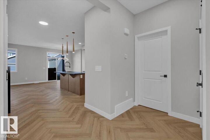 Property Photo:  2217 Crossbill Link NW  AB T5S 0Y6 
