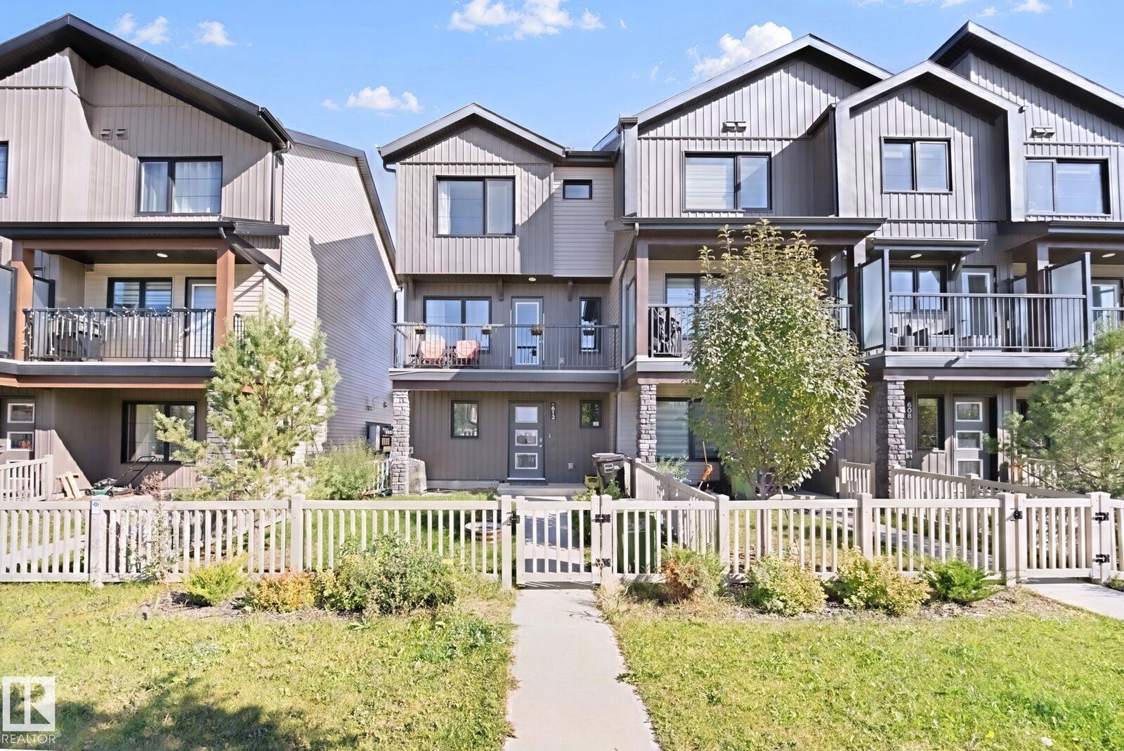 Property Photo:  612 Kinglet Boulevard NW  AB T5S 0S9 