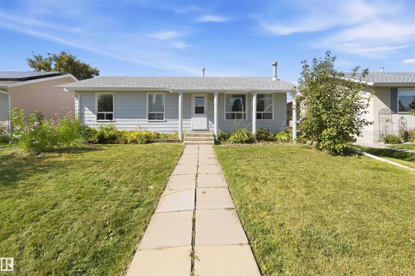 Property Photo:  5436 51 Street  AB T0A 1N0 