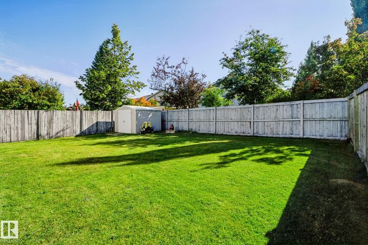 Property Photo:  605 Forrest Drive  AB T8A 6G6 
