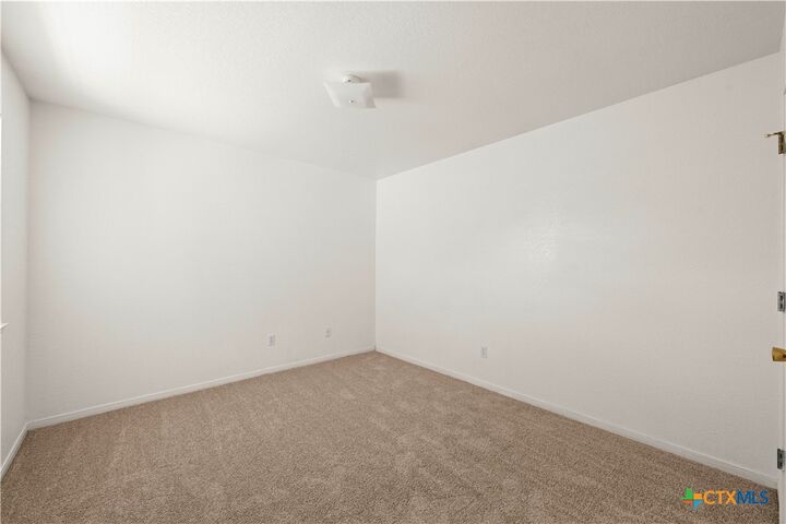 Property Photo: 2201 Westcliff Road TX 76543