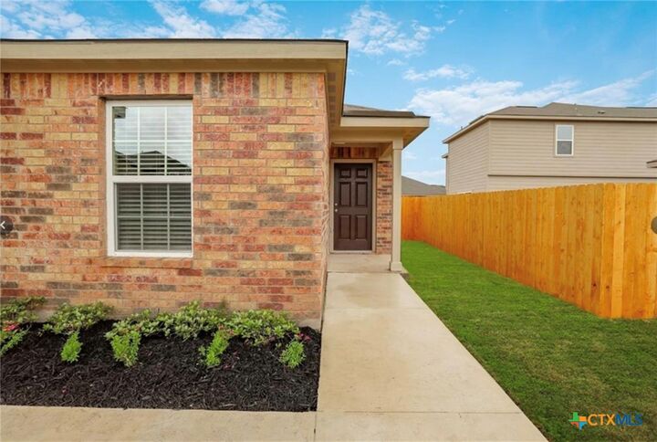 Property Photo:  301 Crescent Park Drive  TX 76537 